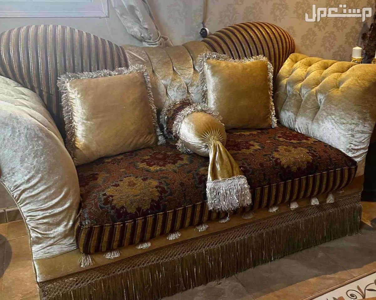 كنب منفصل نظيف جدا  2 كنب مفرد 1 كنب 2نفر 1كنب 3نفر 1كنب 4نفر 2طاولة زاويه