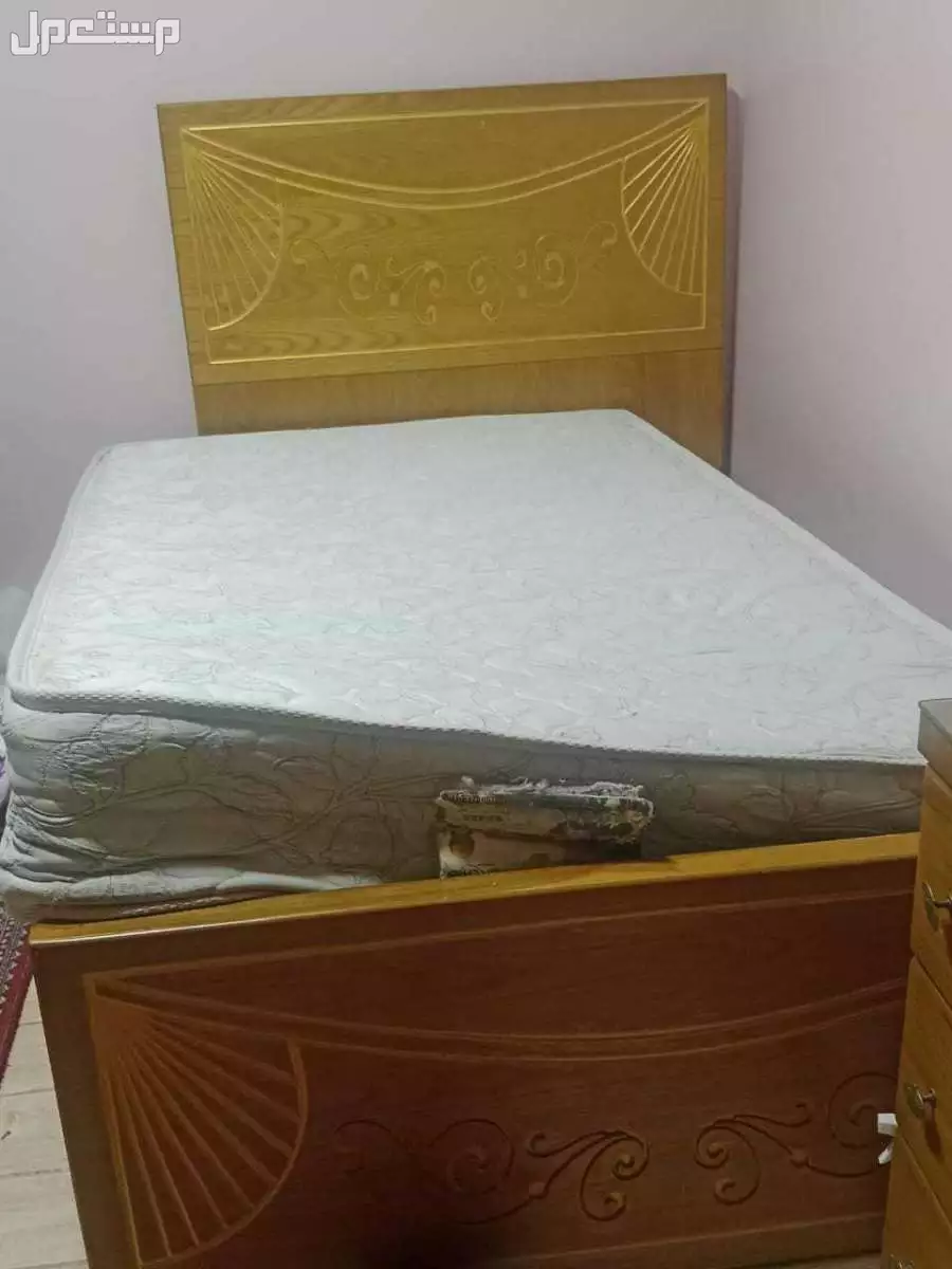 للبيع غرفه نوم اطفال بالهرم عند فندق أروبا روبا عدد اتنين سرير 120 وتسريحة ودولاب بلاكار كبير ثلاث درف جرار خشب زان الغرفة معمولة عمولة