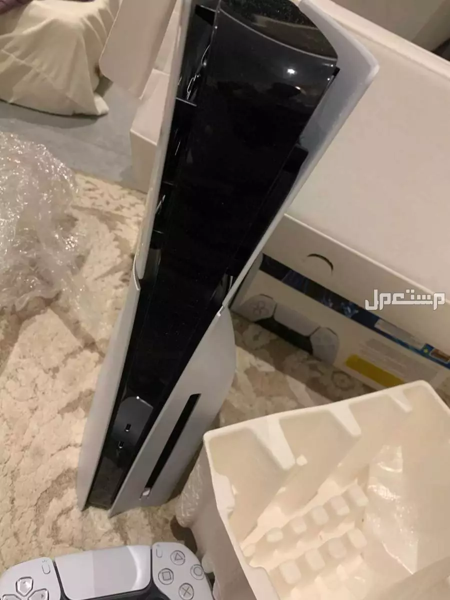 بلاستيشن 5 الاصدار الجديد عليه ضمان من مكتبة جرير العنوان جدة