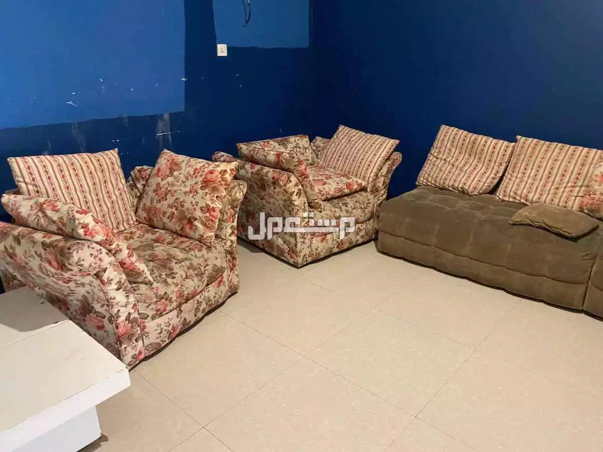 كنب للبيع 4قطع كبير 2قطع صغير سعر 100 ريال