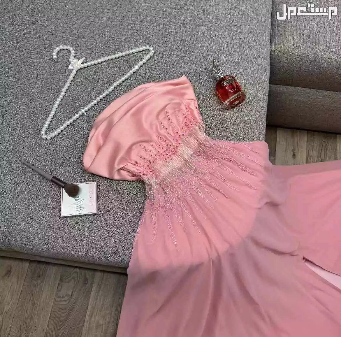 فستان ناعم و انيق يوجد توصيل ف جده و مكه