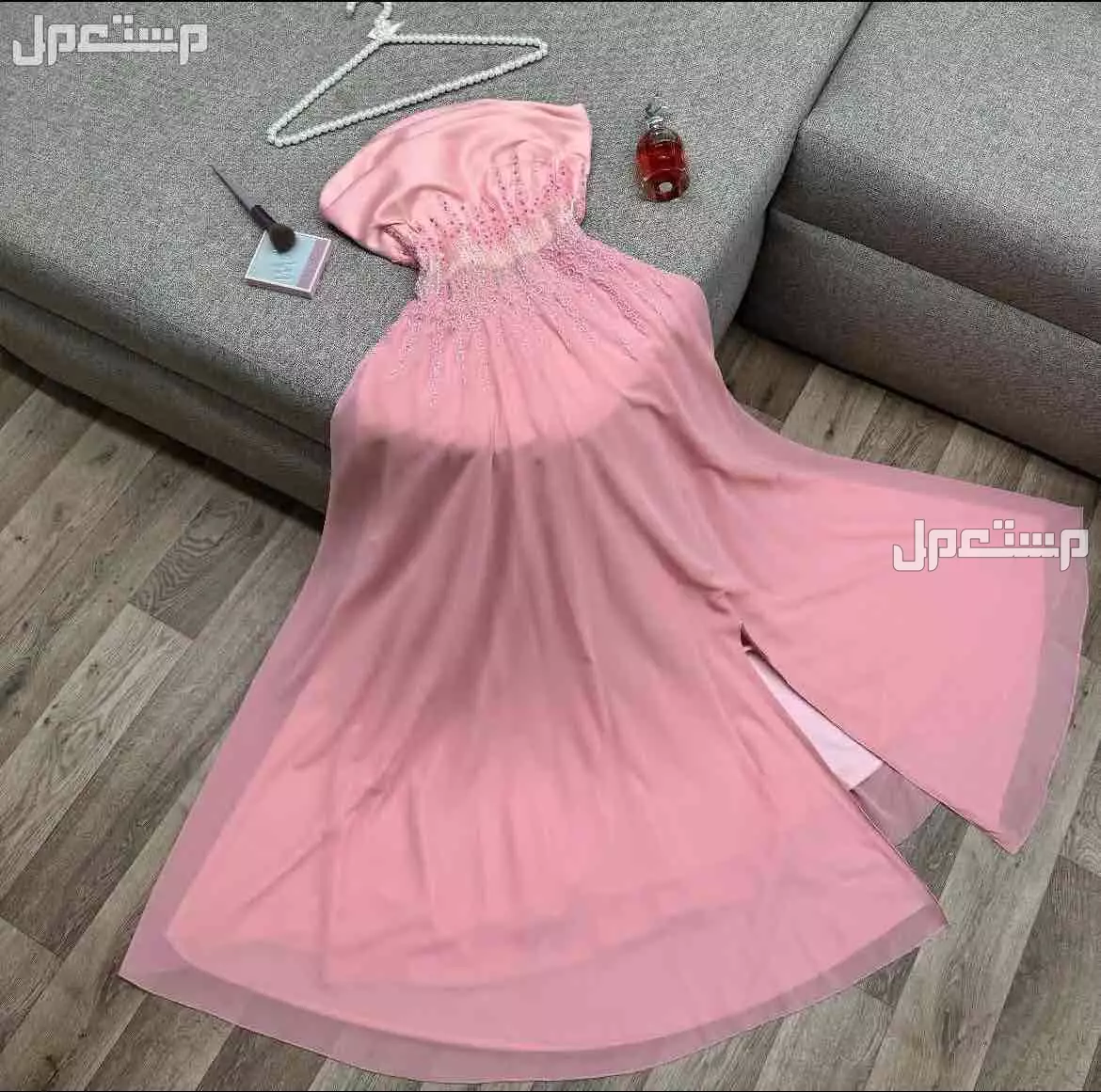 فستان ناعم و انيق يوجد توصيل ف جده و مكه