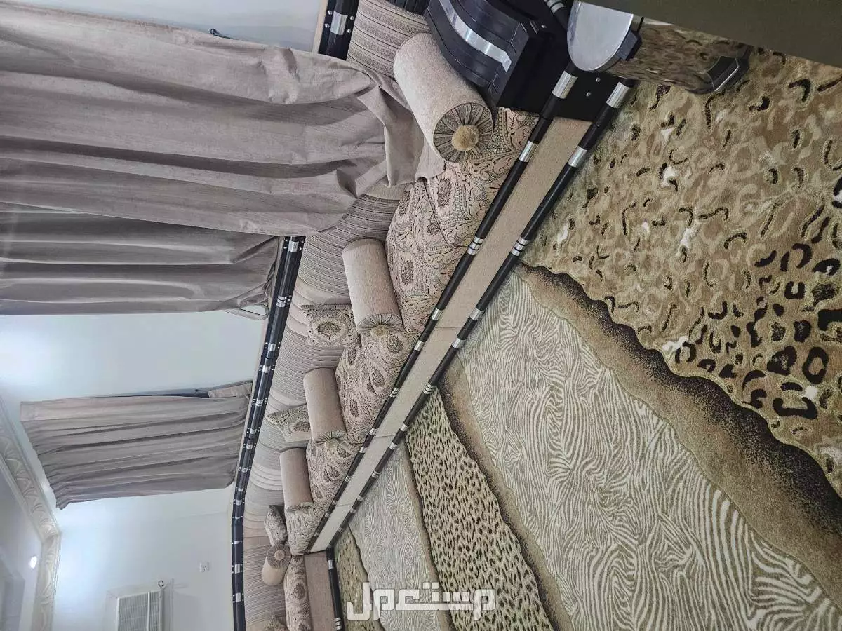 كنب للبيع  في الرياض بسعر ألف ريال سعودي