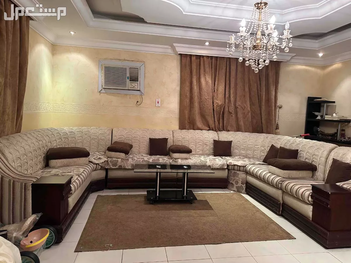 كنب للبيع للجادين مع ستاره  في جده حي الصفا كنب في حالة جيده جدا  وبسعر رائع