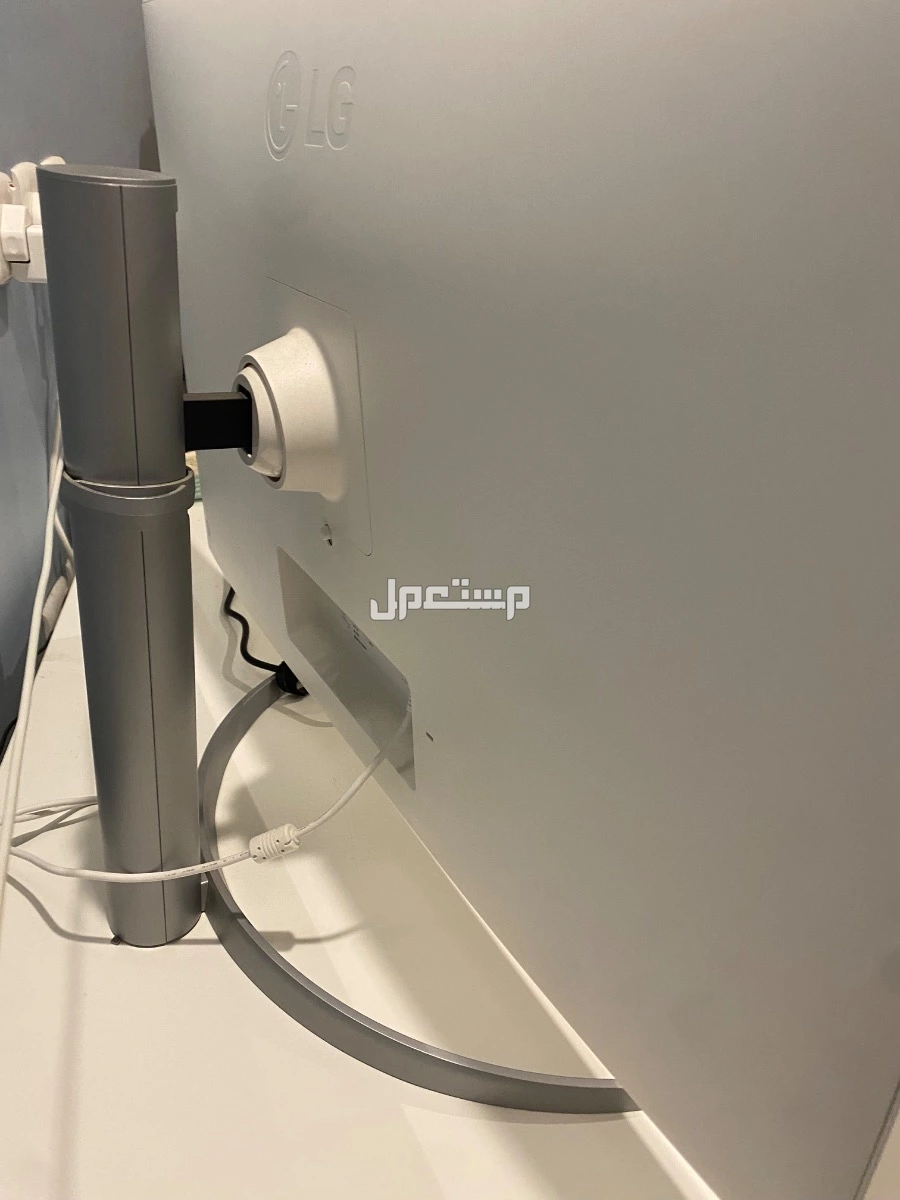 للبيع شاشة كمبيوتر ذكية من LG 4K في جدة بسعر ألف ريال سعودي