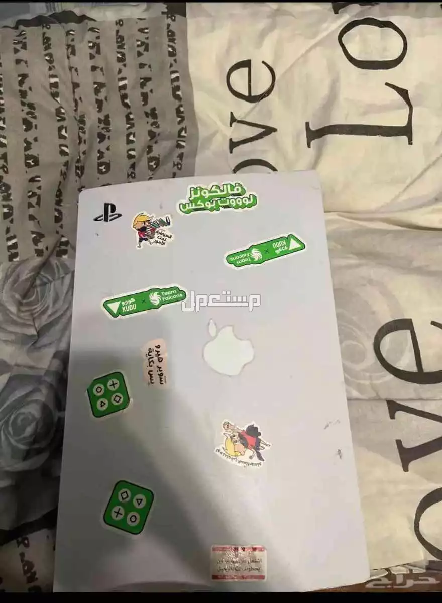 سوني 5 مستعمل مشكلته انه مغبر شوي ولا هو ممتاز مافيه اي عيب