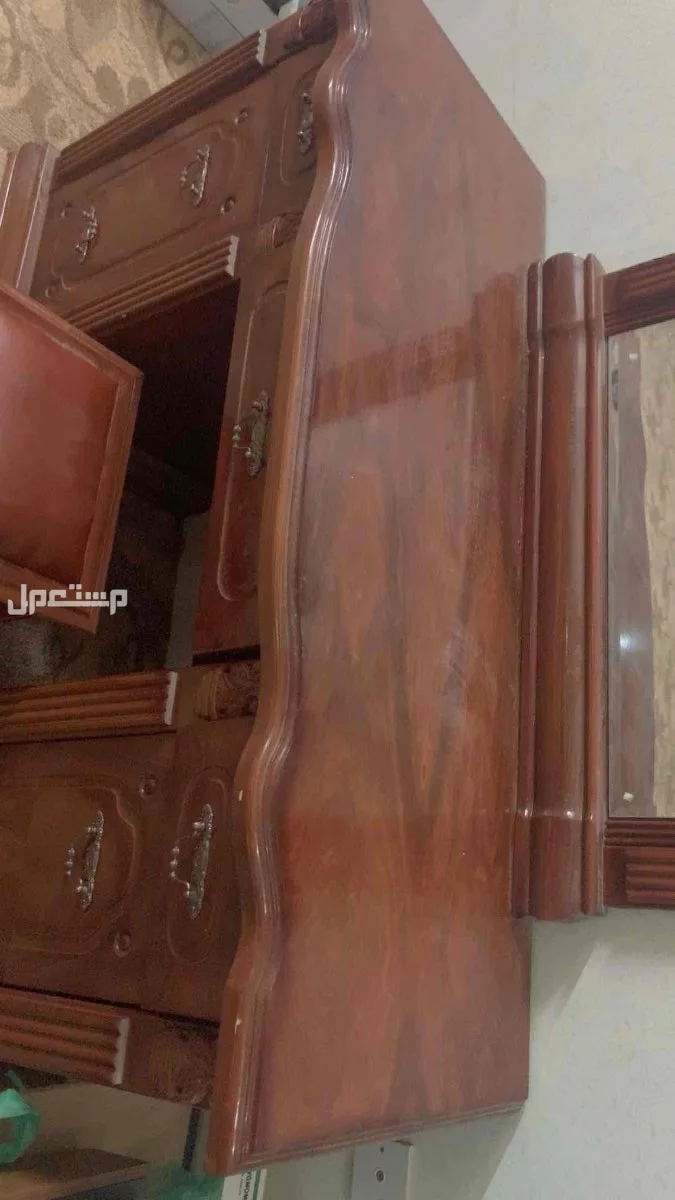 غرفة فاخرة مع فراش طبي لم يستخدم
