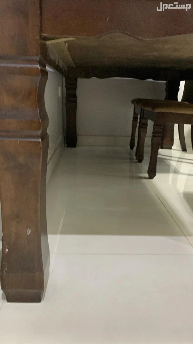 للبيع طاولة طعام 8 كراسي ومدخل