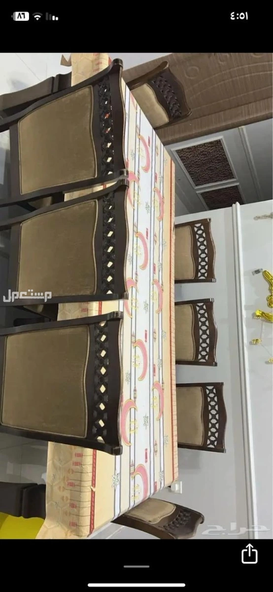 للبيع طاولة طعام 8 كراسي ومدخل