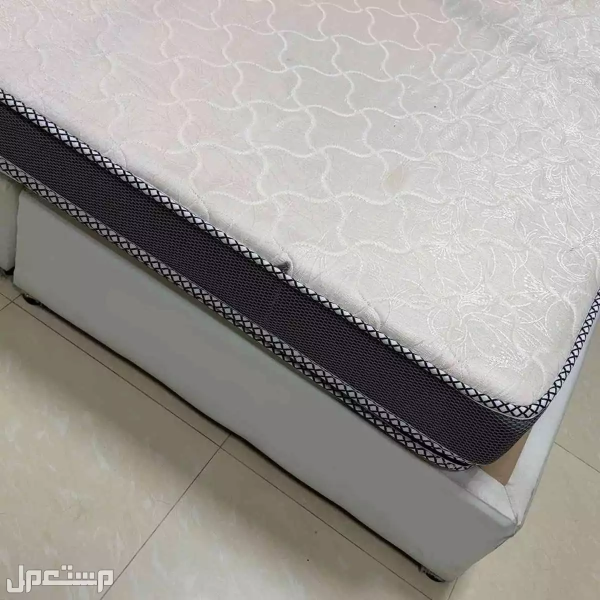 سرير نفرين ابيض ب400 للبيع في الرياض بسعر 400 ريال سعودي