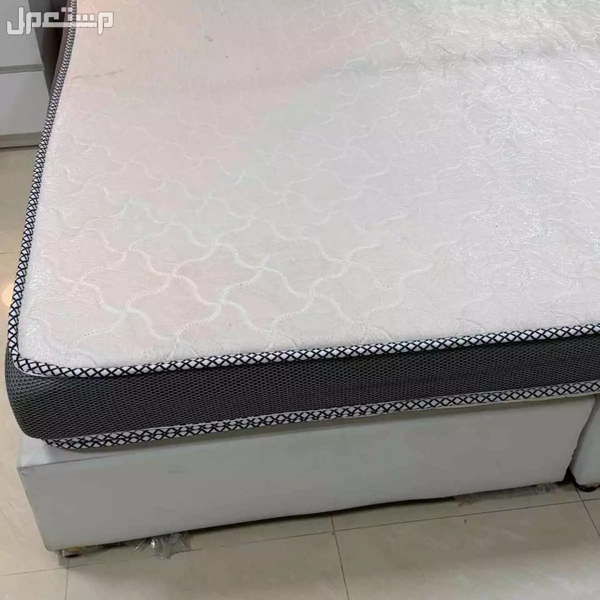 سرير نفرين ابيض ب400 للبيع في الرياض بسعر 400 ريال سعودي