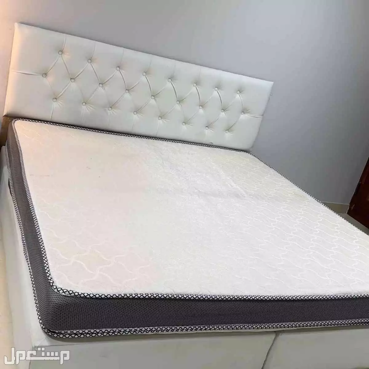 سرير نفرين ابيض ب400 للبيع في الرياض بسعر 400 ريال سعودي