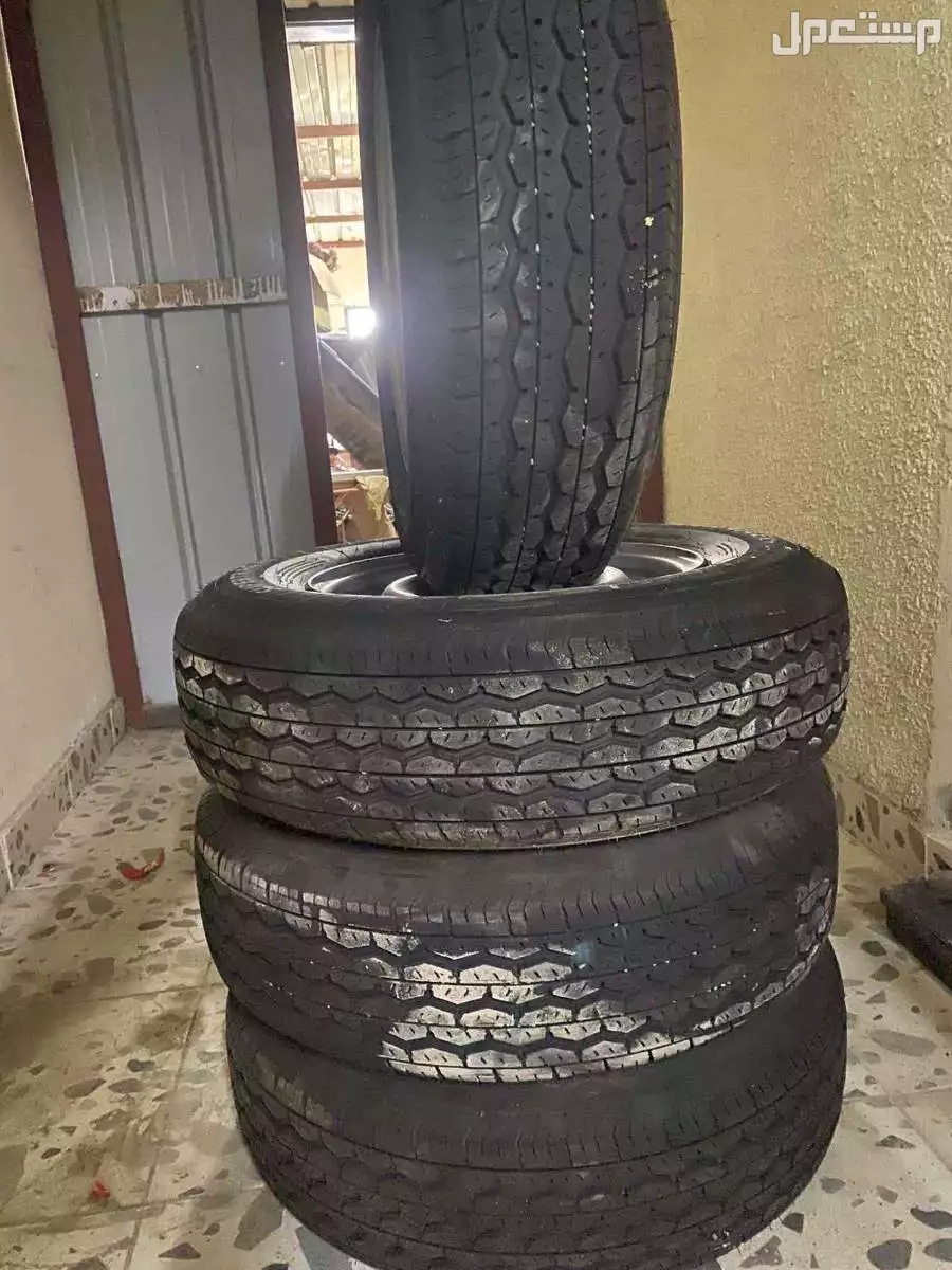 للبيع جنوط ددسن مع كفراته جدد طقم بحائل