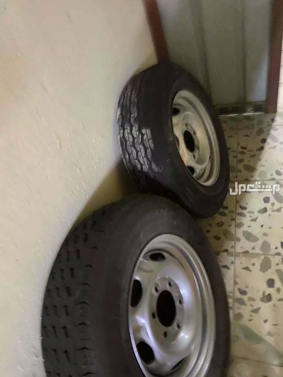 للبيع جنوط ددسن مع كفراته جدد طقم بحائل