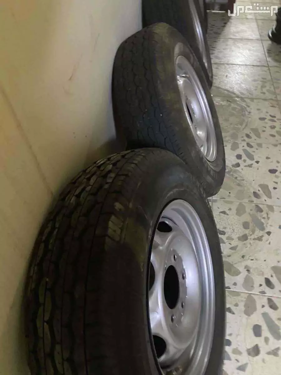 للبيع جنوط ددسن مع كفراته جدد طقم بحائل