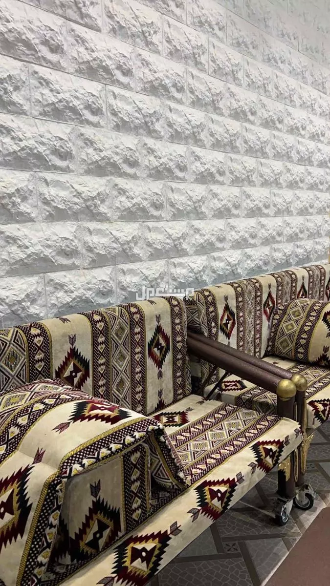 كراسي وطاوله في الرياض بسعر 900 ريال سعودي