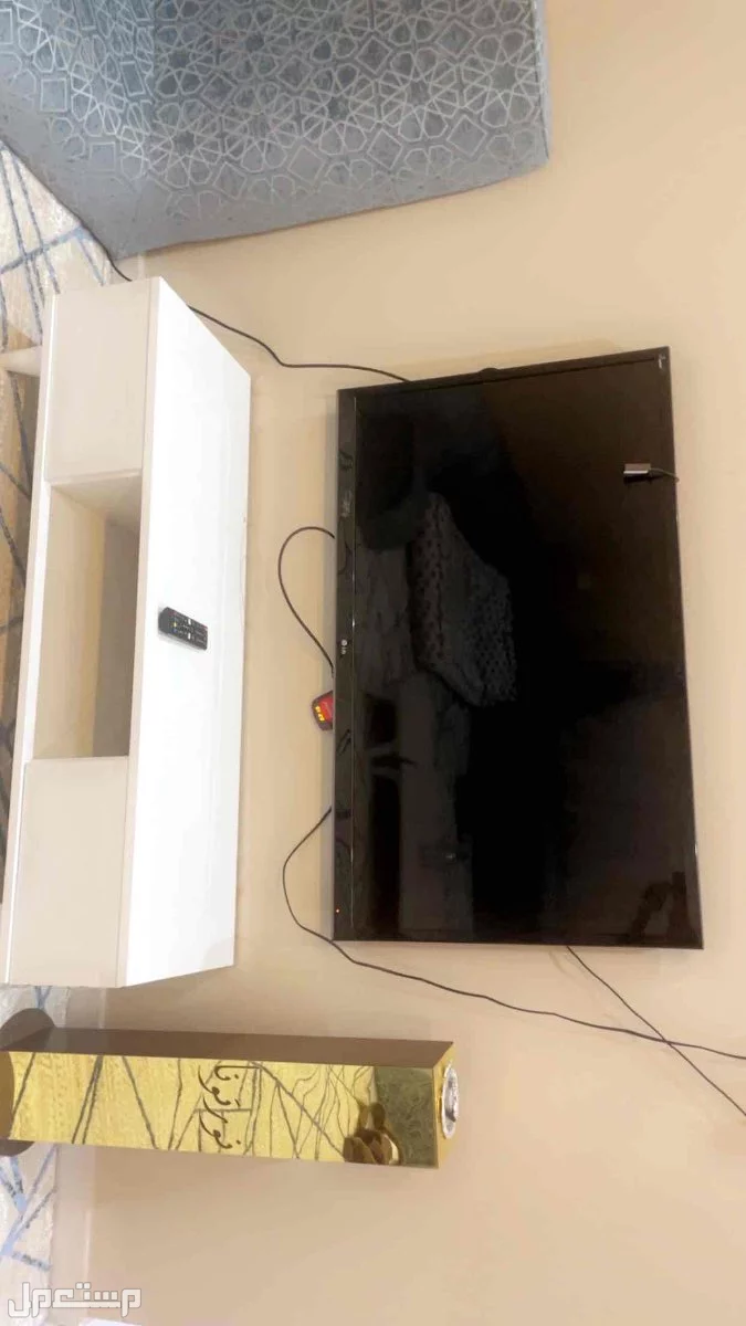 مكيف حار بارد نظيف جداً وبدون صوت + شاشه LG مقاس 50 بوصه