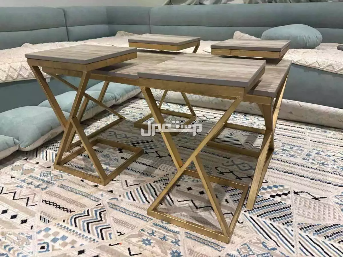 طاولة أساسية للبيع مع وجود 4 قطع نظيفة وجديده لك أحقية الفحص