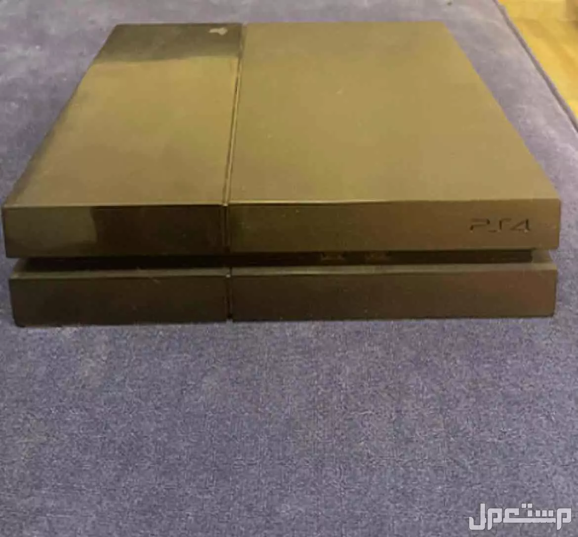 للبيع سوني 4 في رياض حي المونسية