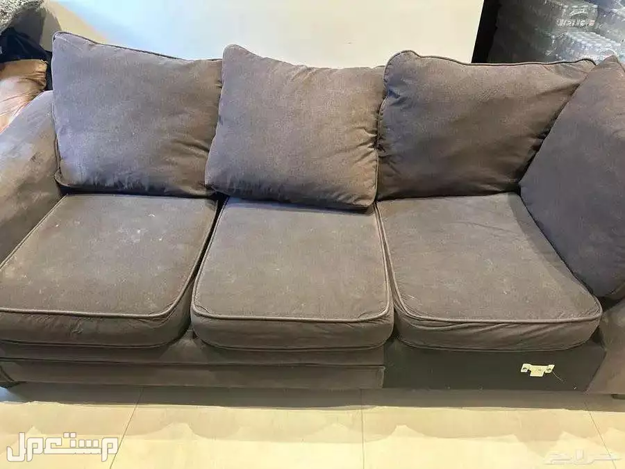 كنب لون بني غامق 3 كراسي على حرف L