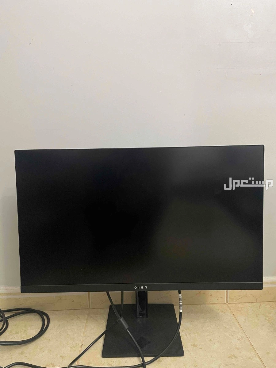 شاشة شبه جديده في الرياض بسعر 750 ريال سعودي
