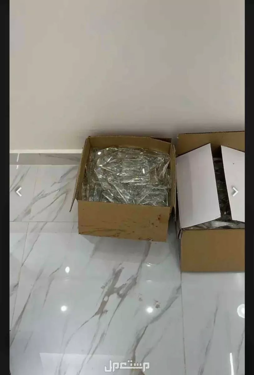 ابواب خشب وكراسي افرنجي في الرياض بسعر ألف ريال سعودي