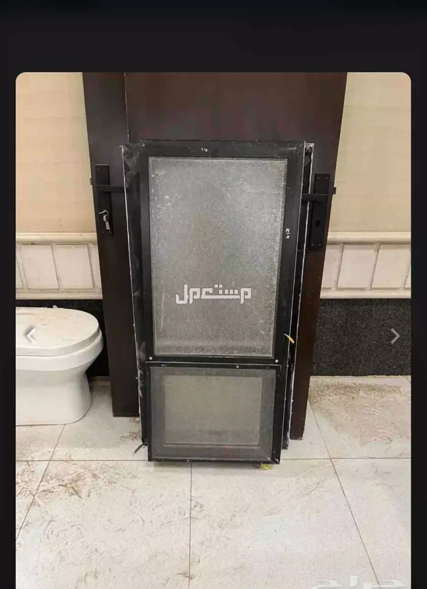 ابواب خشب وكراسي افرنجي في الرياض بسعر ألف ريال سعودي