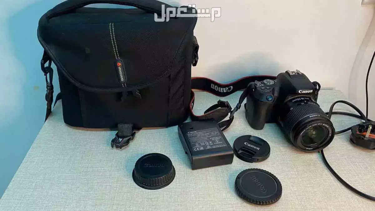 كاميرا كانون 200d بكامل ملتزماتها مع شنطتها وشاحنها