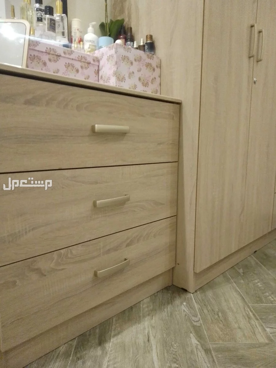 غرفة نوم من ايكيا وخشبها مره ممتاز