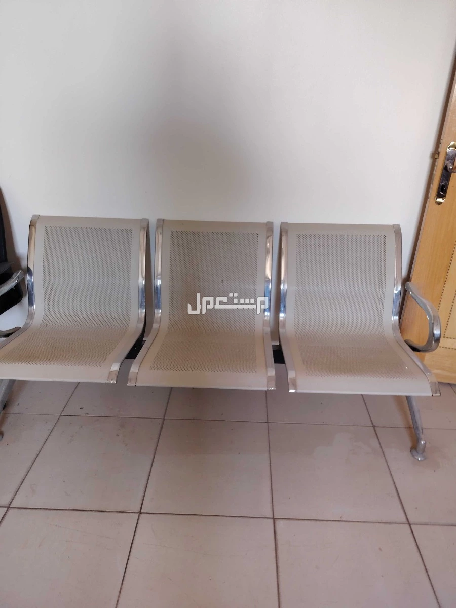عدد 2 مكتب بمشتملاتهم في الرياض بسعر 800 ريال