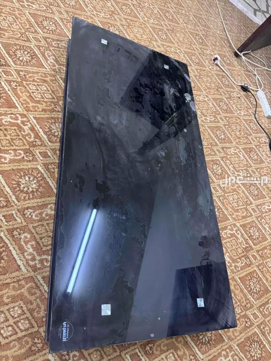 طاولة قزاز مقاساتها طول 1.60 وعرض 60