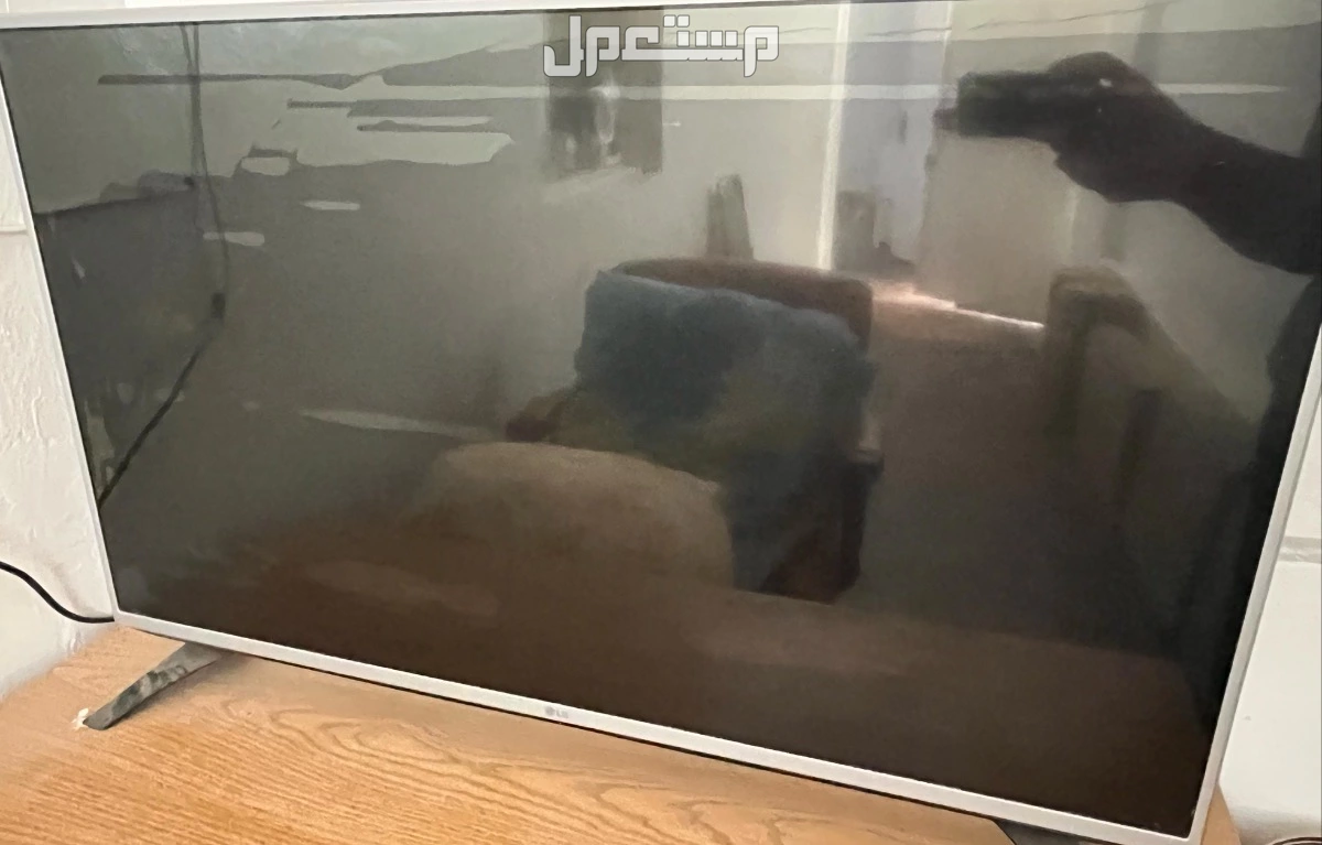 تلفاز LG وGVC pro مكسوران الشاشة باقي القطع سليمة