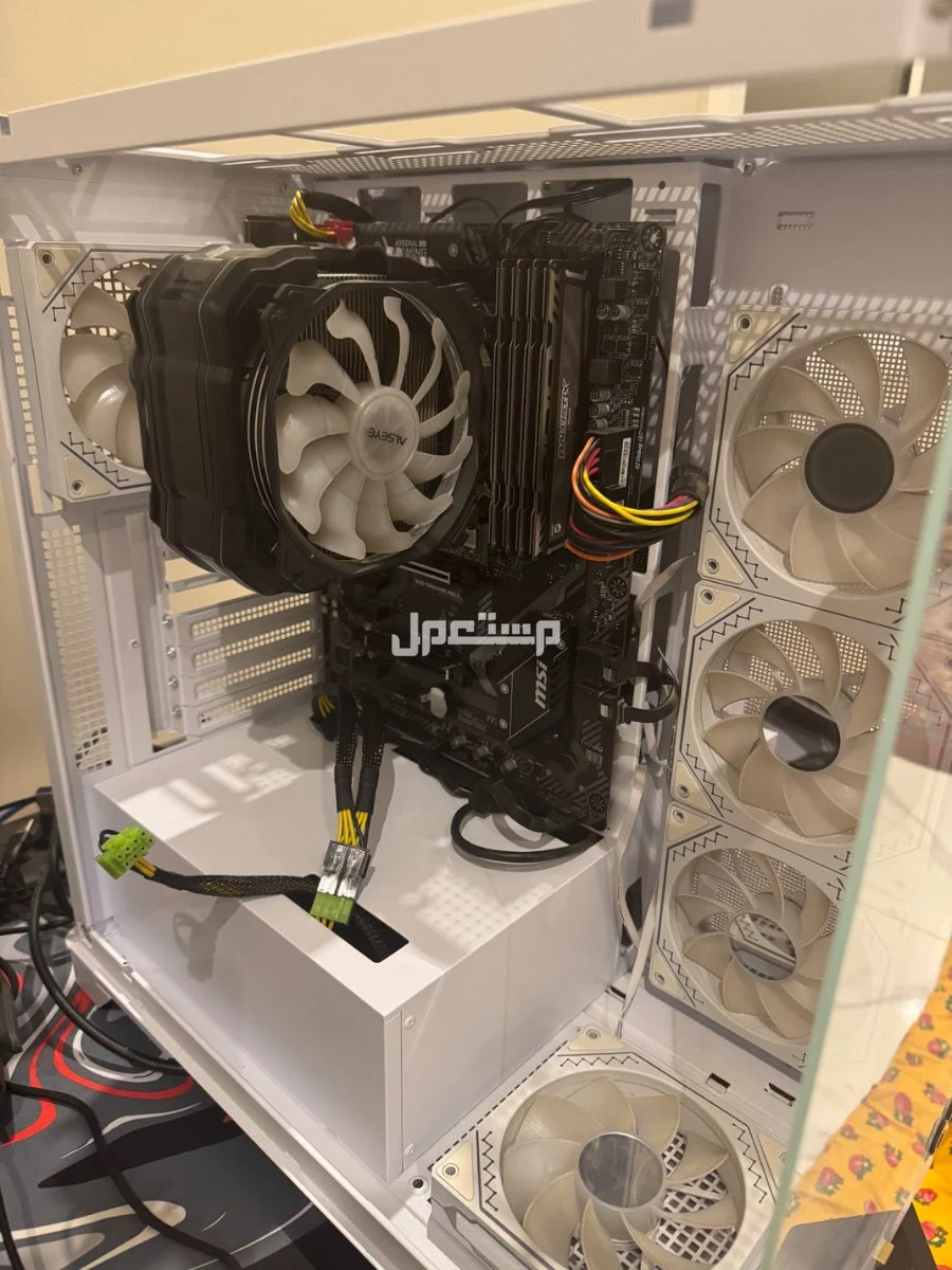 للبيع بي سي قيمنق pc gaming كمبيوتر العاب في الرياض السعر 1350