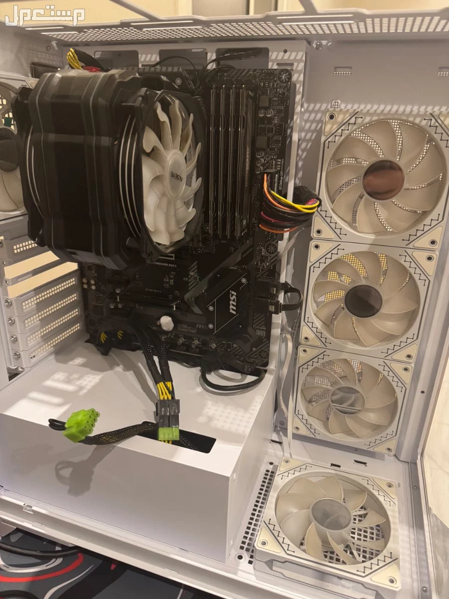 للبيع بي سي قيمنق pc gaming كمبيوتر العاب في الرياض السعر 1350