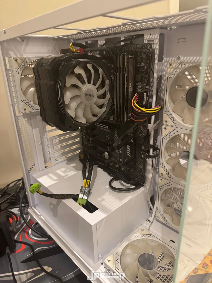 للبيع بي سي قيمنق pc gaming كمبيوتر العاب في الرياض السعر 1350
