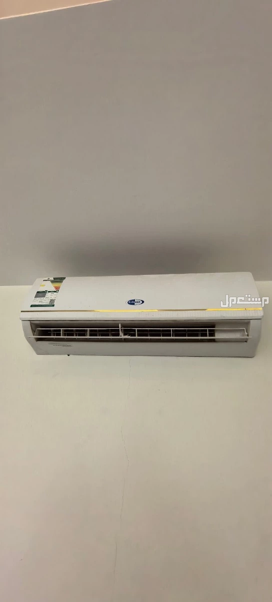 للبيع مكيفات اسبلت شبه جديد بسعر1200اساخدام سنه فقط و شبه جديده في أبهــــا بسعر 1200 ريال سعودي