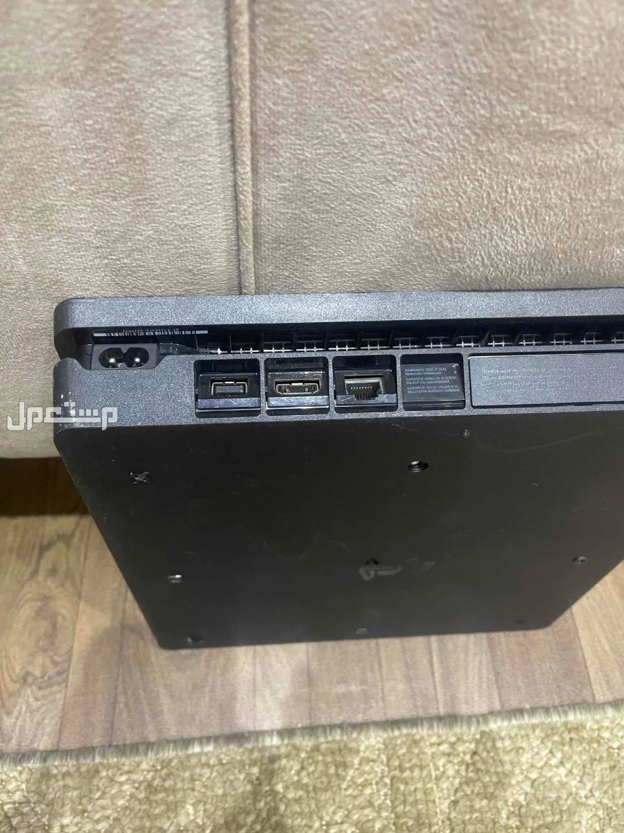 للبيع سوني4 سليم  سعة 500 نظيف مادخل صيانه معاه يد وحده بسعر450