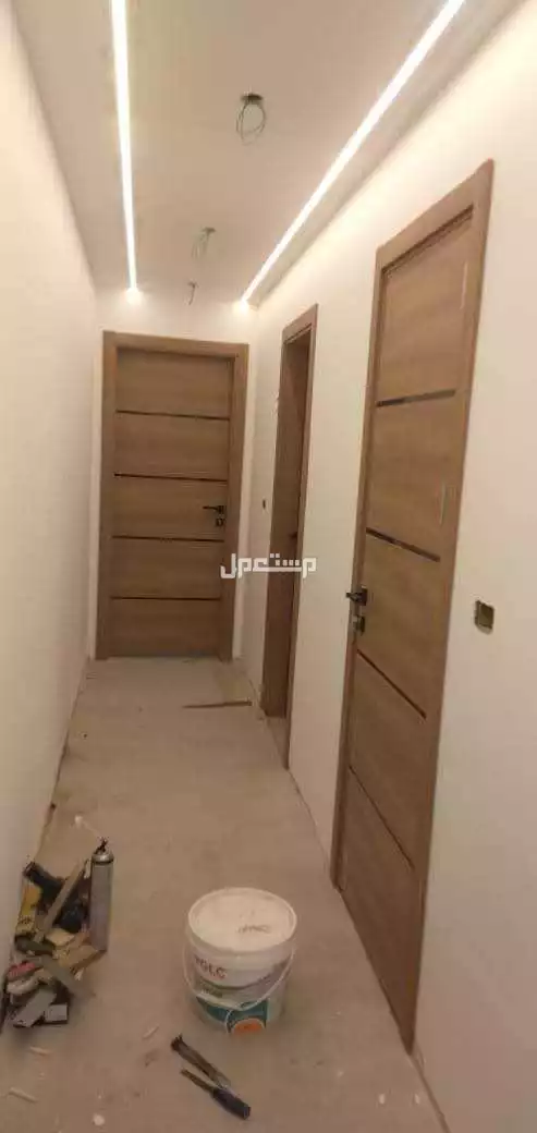 أبواب خشب داخلية وخارجية مع التركيب خصومات للمشاريع