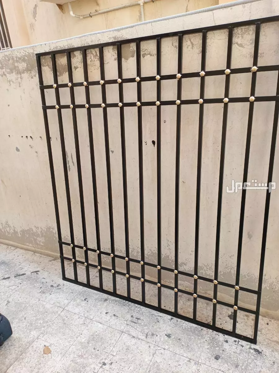 حداد في جدة لتركيب الشبابيك والكوالين وكل اعمال الحداه