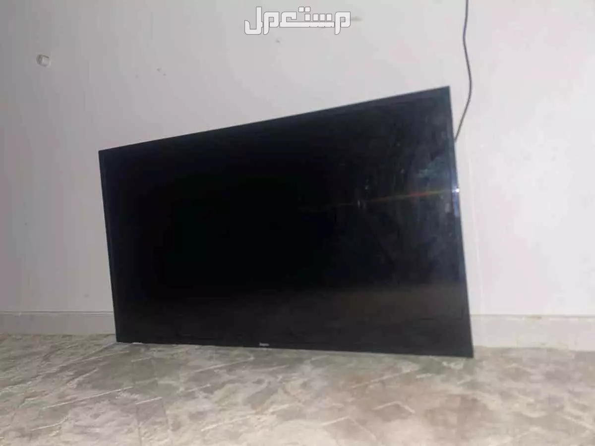شاشه 50بوصه خربانه موجوده في جده اللي يبيها يتواصل معاي