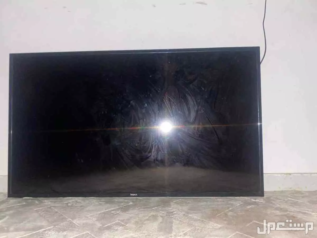 شاشه 50بوصه خربانه موجوده في جده اللي يبيها يتواصل معاي