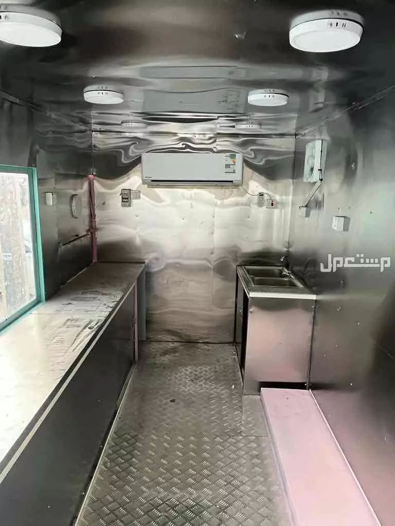 فود ترك مع المولد للبيع أو الإيجار