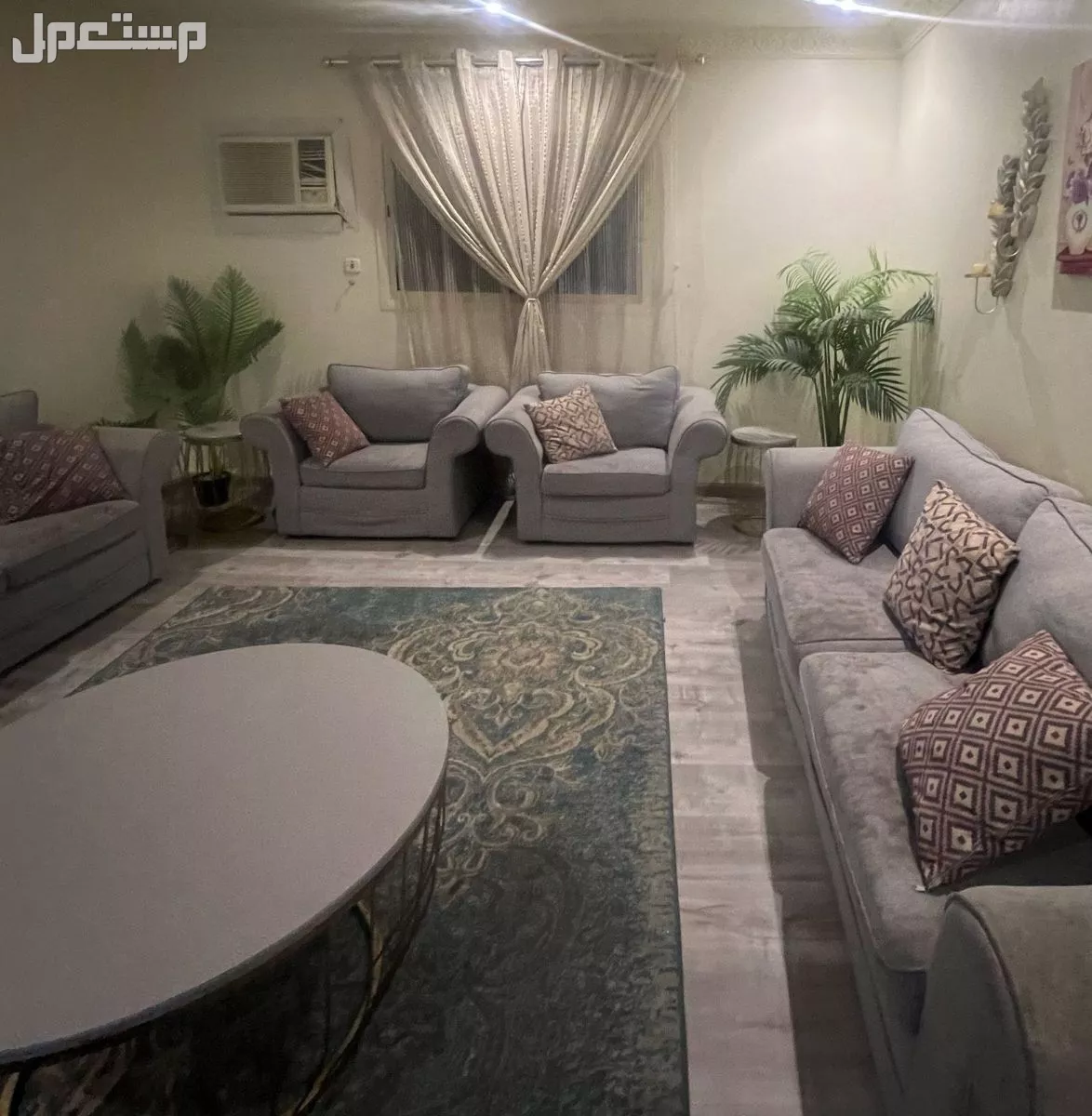 نقل الاثاث وجميع انواع غرف النوم والمطابخ وشاشات العرض مع الفك والتركيب