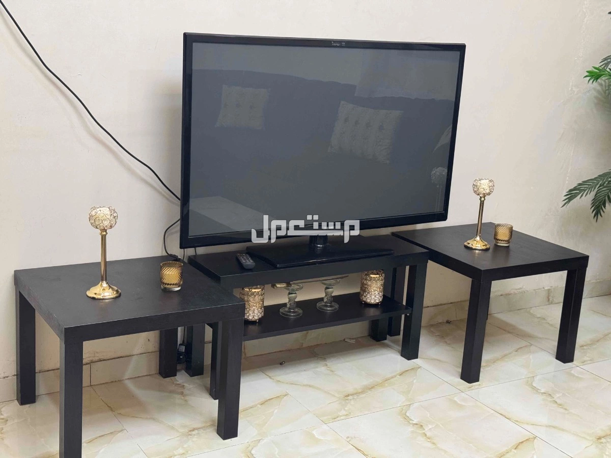 شاشه وطاوله الطائف حي البيعه  في الطائف بسعر 570 ريال سعودي