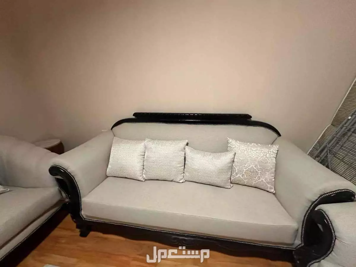 بيع كنب مستعمل استخدام جديد في الرياض