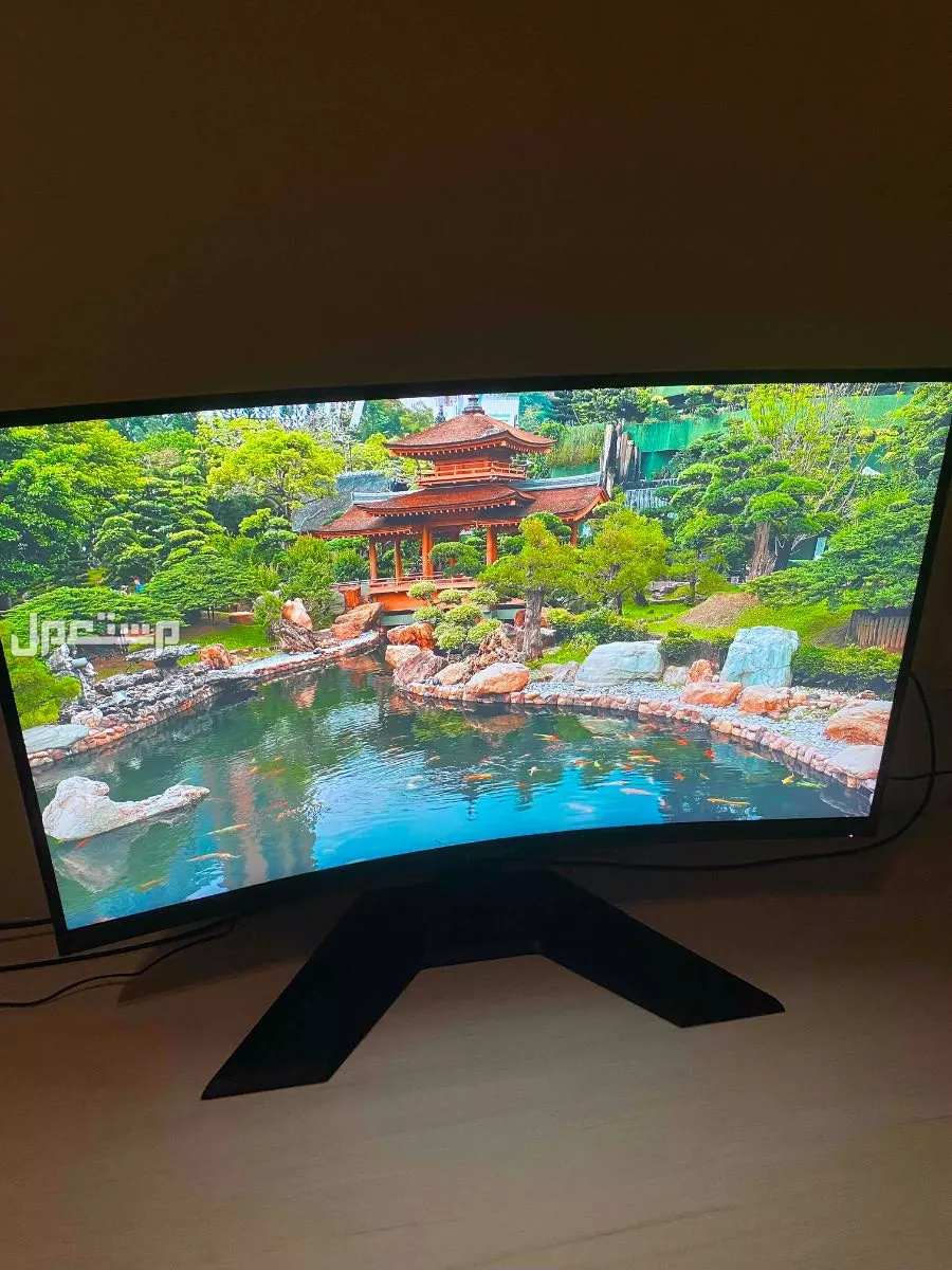 شاشة قيمنق من قيقابايت 2k/165hz منحنية
