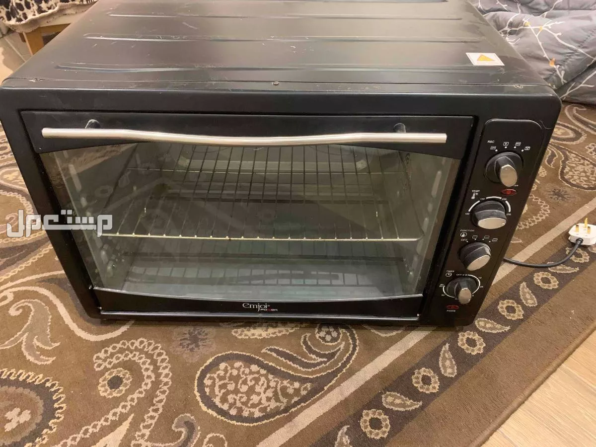 للبيع فرن مستخدم نظيف 2800wبسعر 300 ريال
