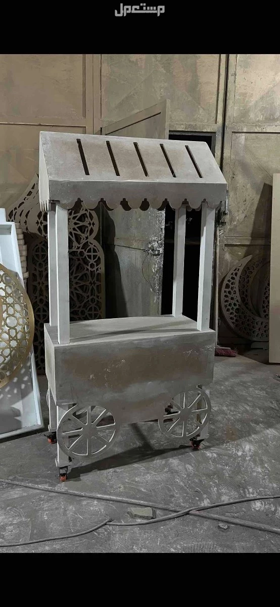 تفصيل و تصميم عربات خشبية و ديكورات خشبية في الرياض بسعر 1200 ريال سعودي
