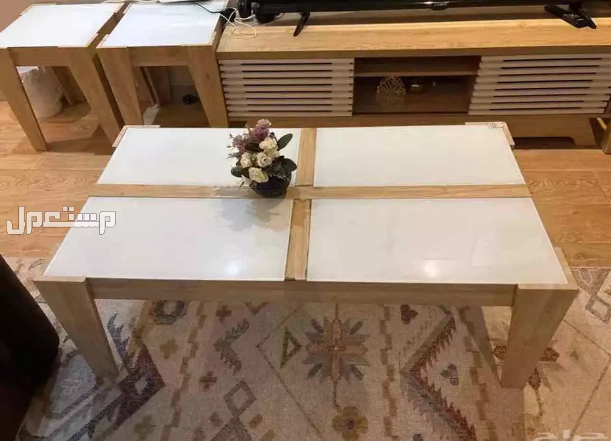 طقم طاولات مع طاولة تلفزيون وخدمه بسعر700 في المدينة المنورة بسعر 700 ريال سعودي