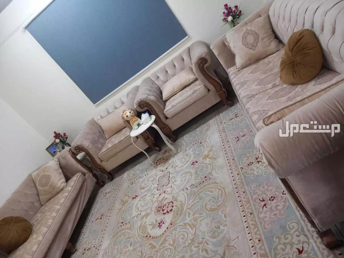 كنب مع طاولات في الرياض بسعر 450 ريال سعودي